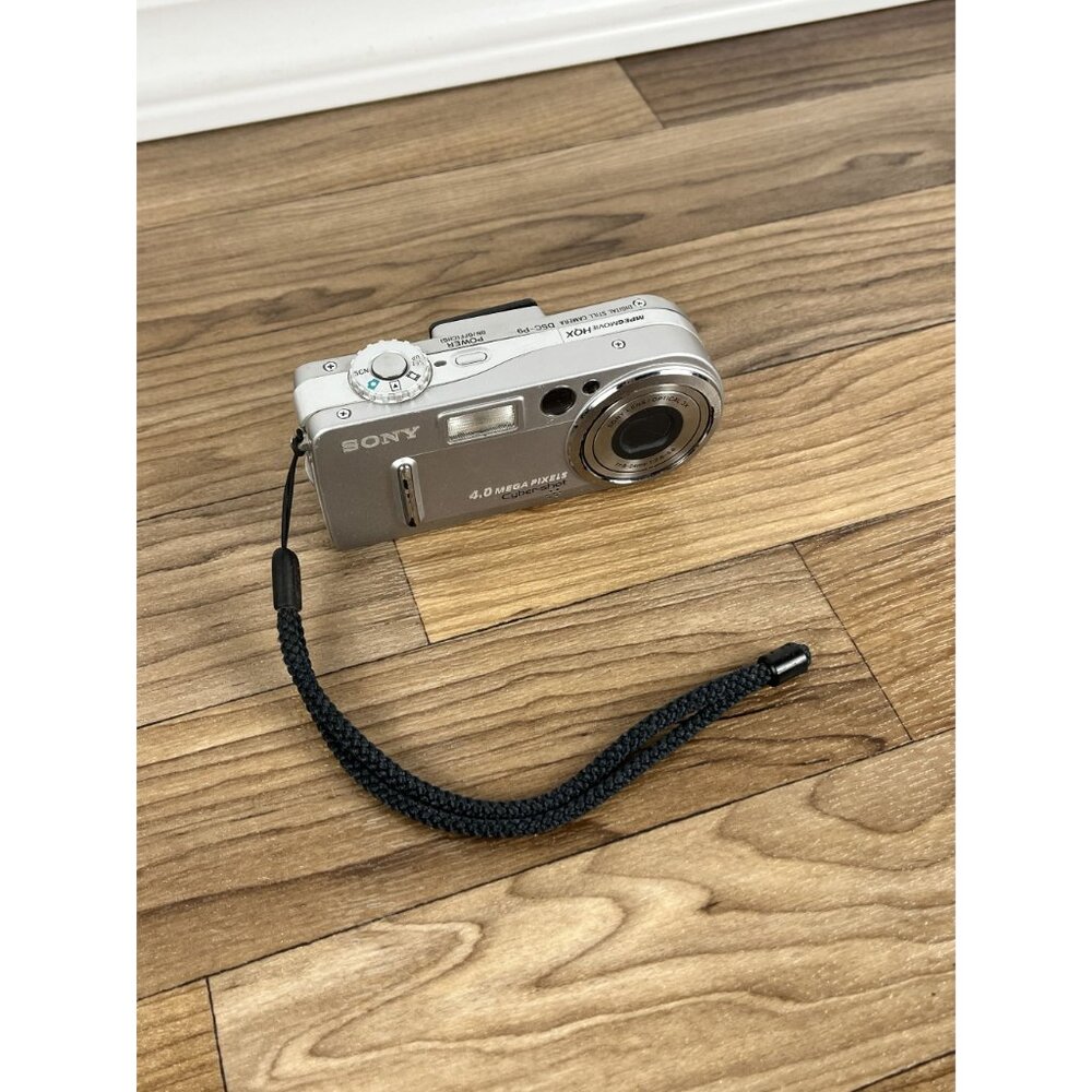 Sony Cyber-shot DSC-P9 4.0MP Digital Camera - Silver No Charger - Picture 3 of 10